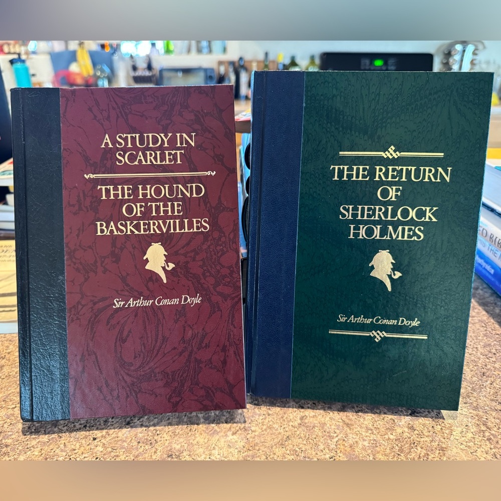 Bundle of 2 Sherlock Holmes Books